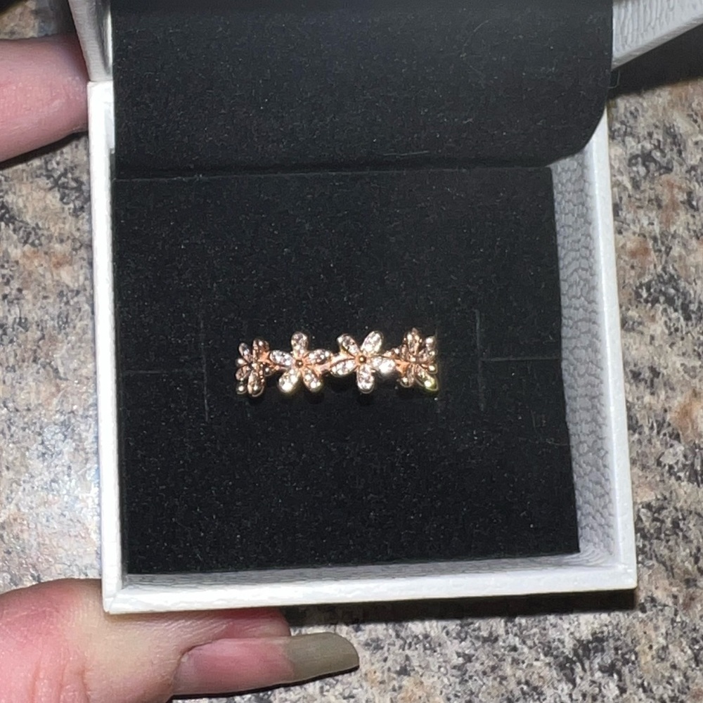 Pandora daisy ring
